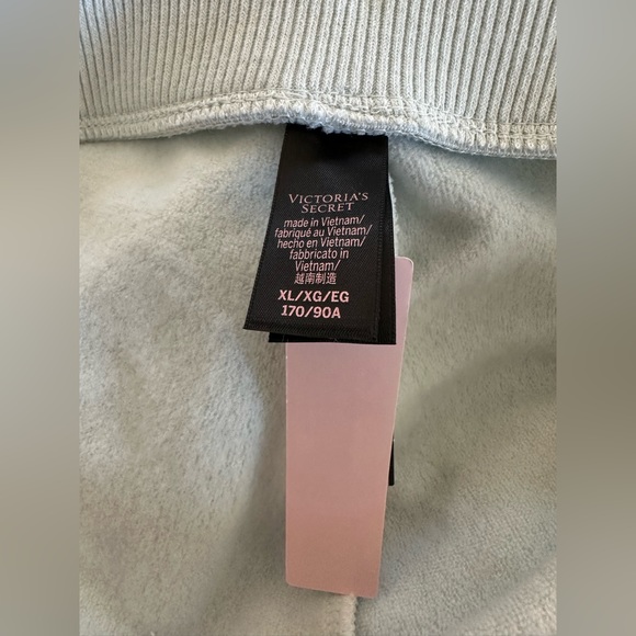 NWT - Victoria’s Secret Sweatpants with Rhinestone V. - Picture 5 of 6
